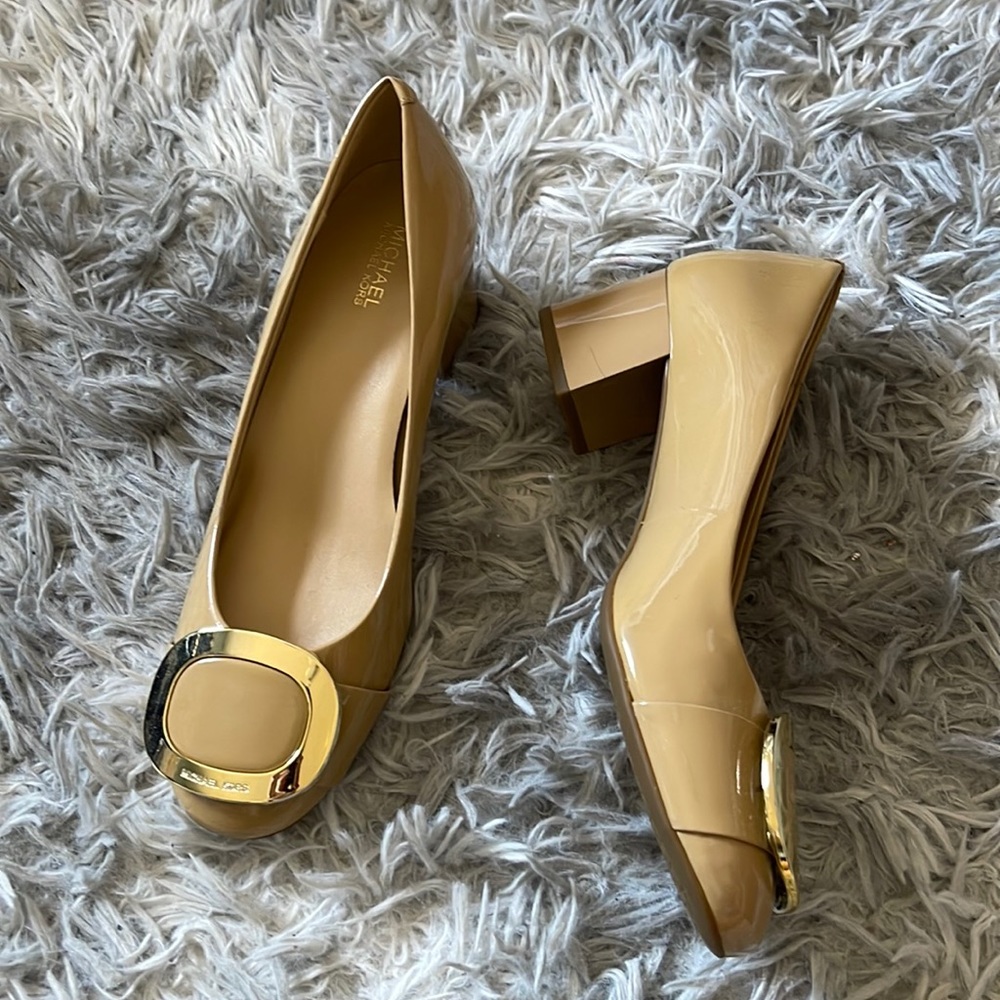 Brand new Size 7M Michael Kors